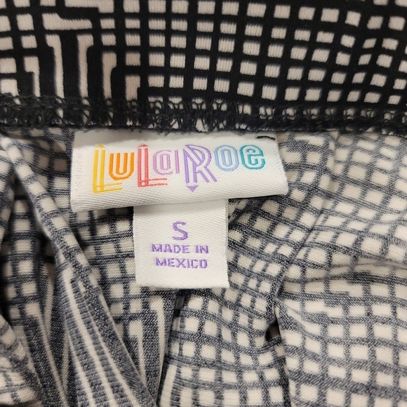 NWT LuLaRoe Madison Skirt with Geometric Patttern - S (Sz 4 - 6 US) - Picture 2 of 8